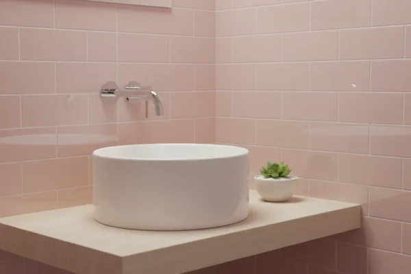 Waxing Hygiene: What Clients Demand in 2026